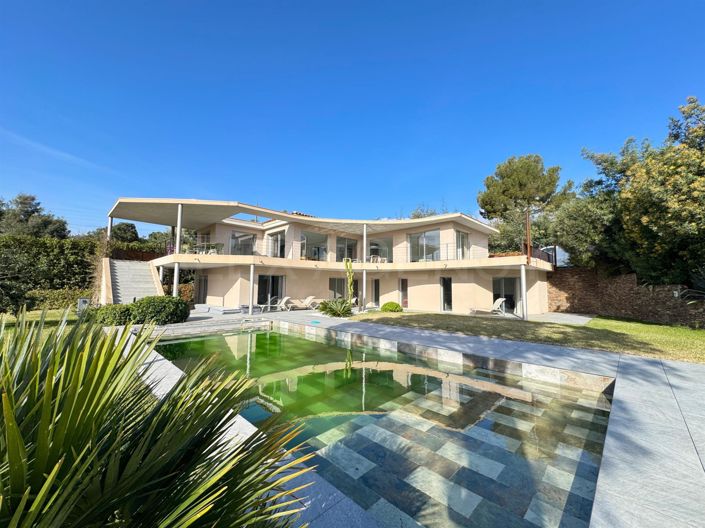 Image No.1-4 Bed House for sale