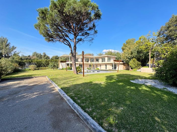 Image No.18-4 Bed House for sale