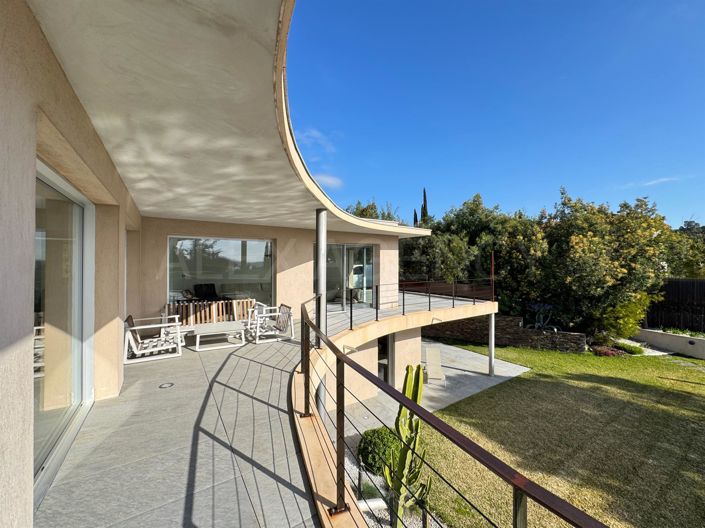 Image No.27-4 Bed House for sale