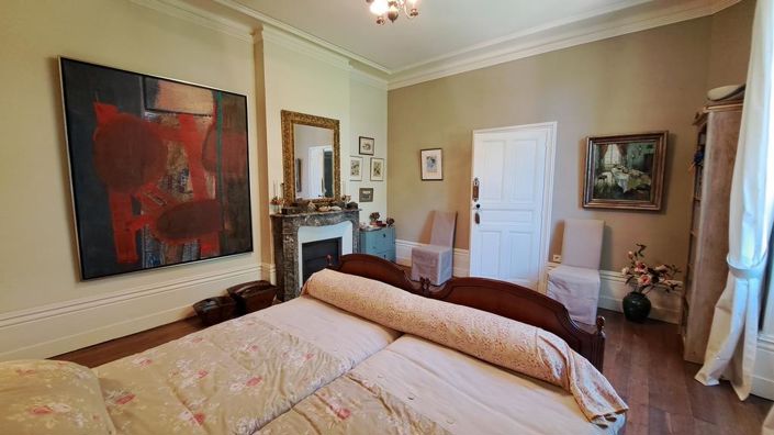 Image No.12-7 Bed Property for sale