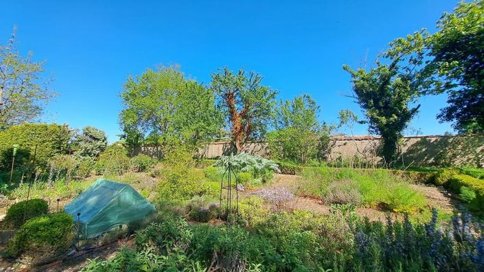 Image No.25-7 Bed Property for sale