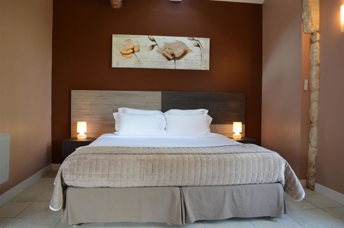 Image No.2-10 Bed Property for sale