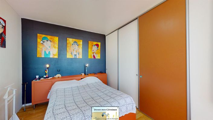 Image No.17-5 Bed House for sale