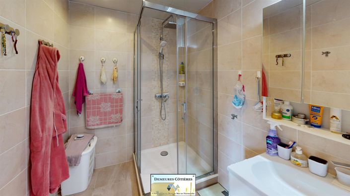 Image No.21-5 Bed House for sale