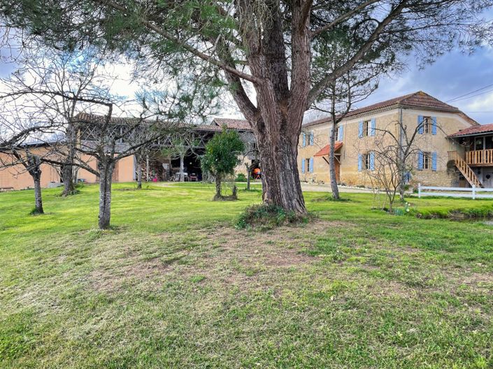 Image No.18-5 Bed House for sale