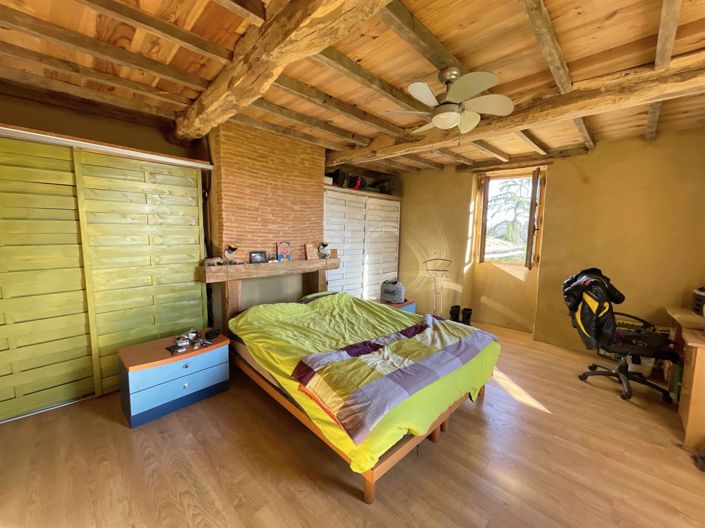 Image No.6-5 Bed House for sale