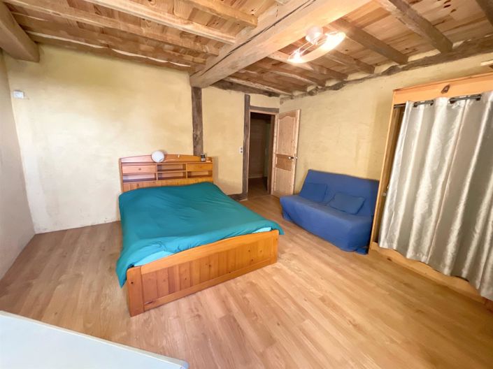 Image No.8-5 Bed House for sale