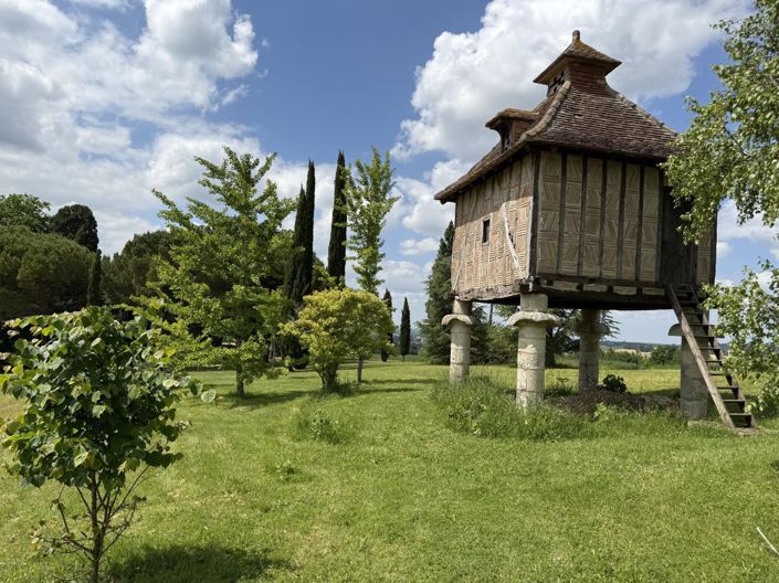 Image No.33-7 Bed House for sale