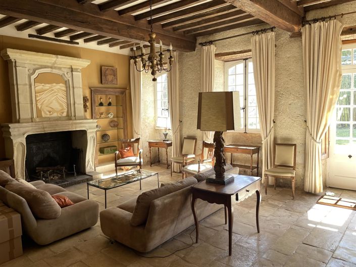 Image No.7-7 Bed House for sale