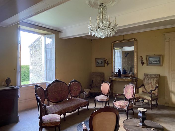 Image No.18-9 Bed House for sale