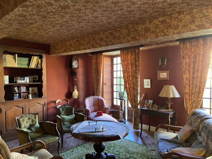 Image No.5-9 Bed House for sale