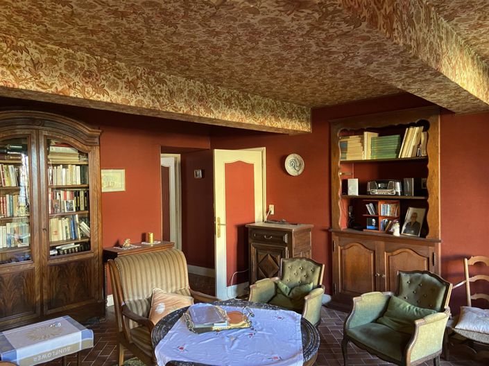 Image No.6-9 Bed House for sale