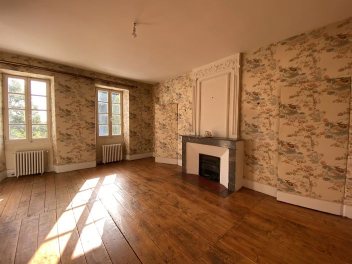 Image No.7-10 Bed House for sale