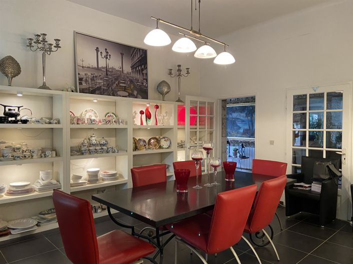 Image No.10-8 Bed House for sale