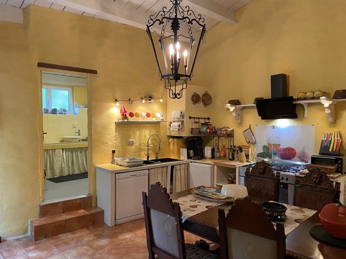 Image No.21-8 Bed House for sale