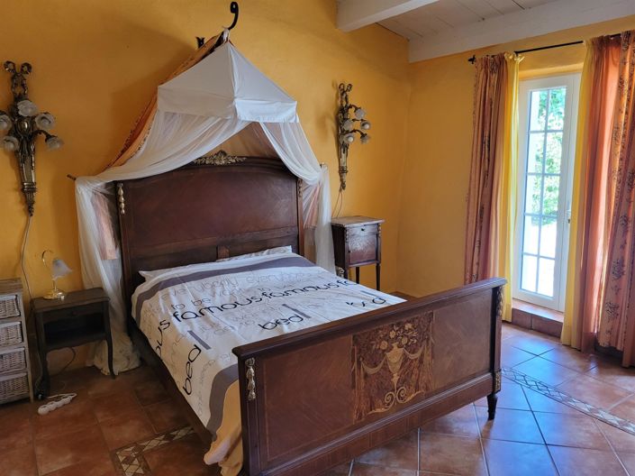 Image No.23-8 Bed House for sale