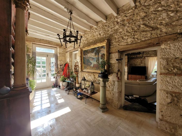 Image No.4-8 Bed House for sale