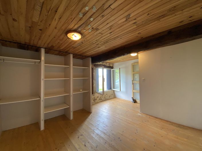 Image No.6-2 Bed House for sale