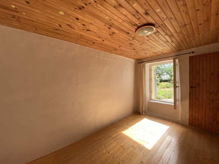 Image No.8-2 Bed House for sale