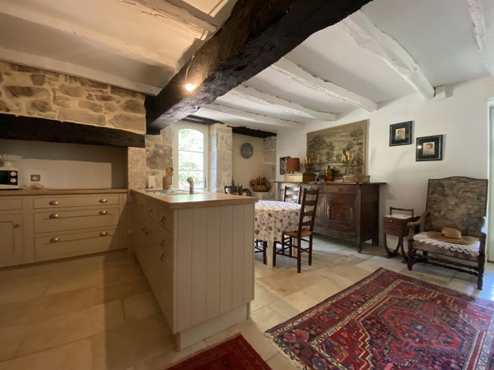 Image No.20-7 Bed House for sale