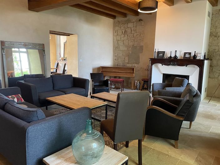 Image No.8-8 Bed House for sale