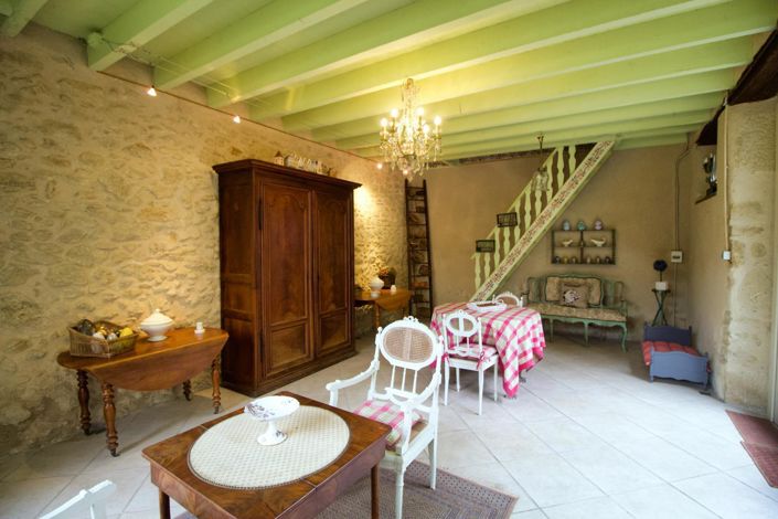 Image No.21-6 Bed House for sale