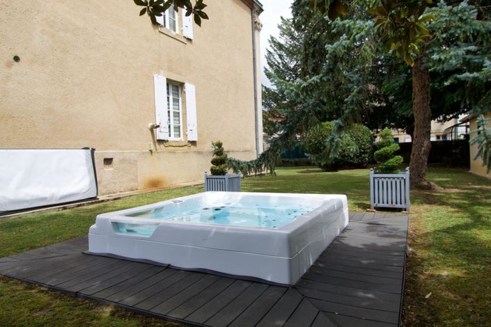 Image No.24-6 Bed House for sale