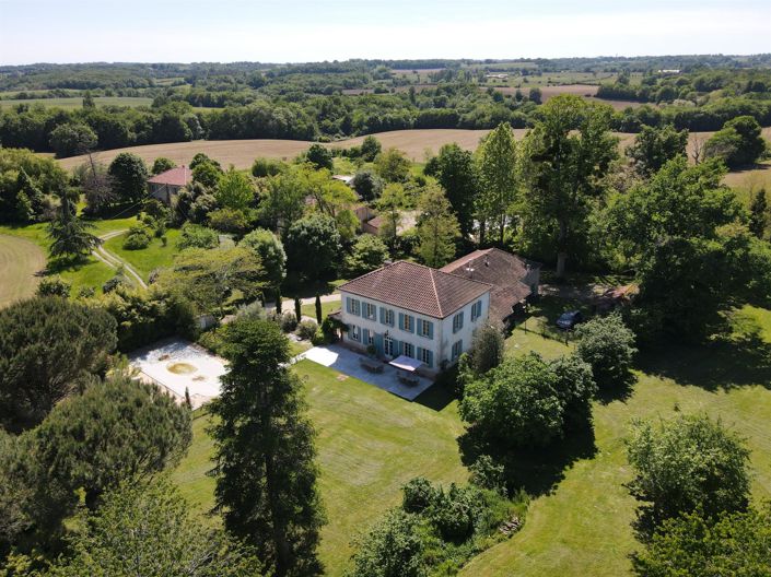 Image No.1-4 Bed House for sale