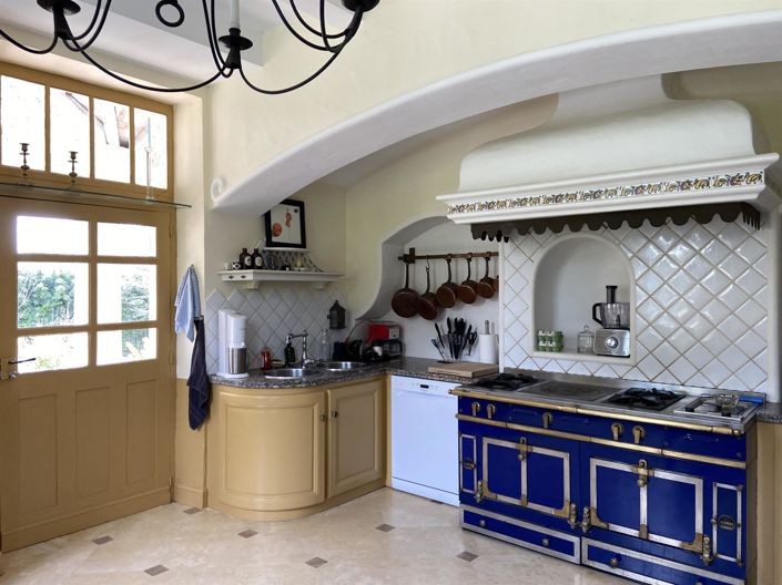 Image No.10-4 Bed House for sale