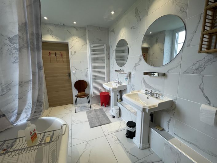 Image No.21-4 Bed House for sale