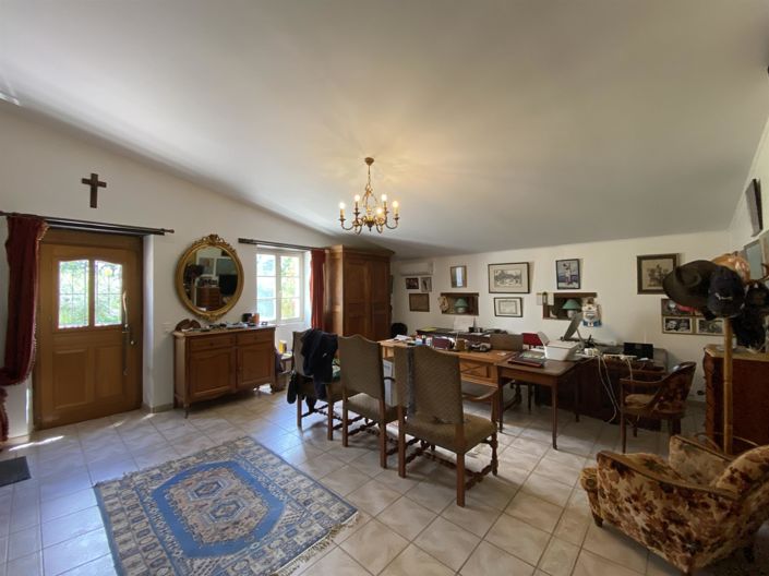 Image No.8-4 Bed House for sale