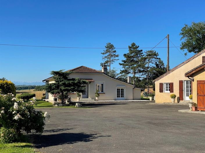 Image No.1-7 Bed House for sale