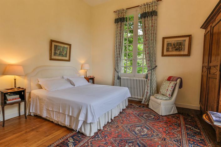 Image No.14-13 Bed Property for sale