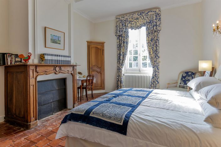 Image No.19-13 Bed Property for sale