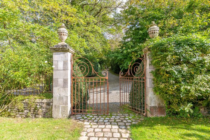 Image No.2-13 Bed Property for sale