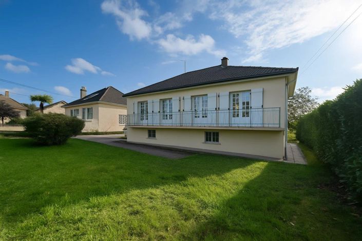 Image No.1-4 Bed House for sale