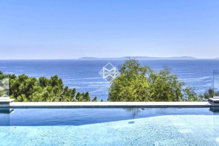 Image No.1-4 Bed House for sale