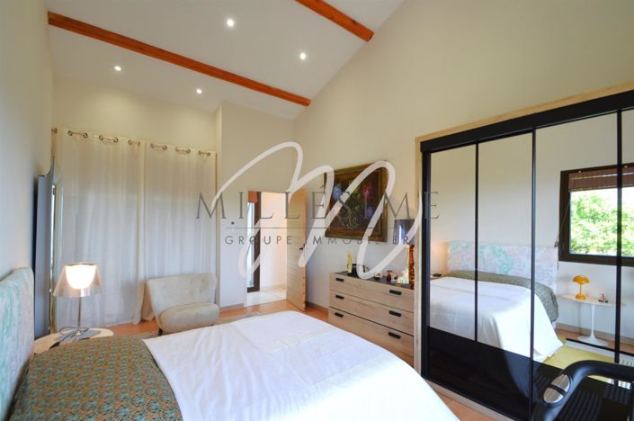 Image No.10-5 Bed House for sale