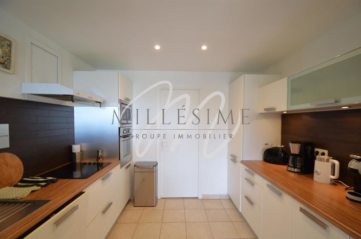 Image No.20-5 Bed House for sale