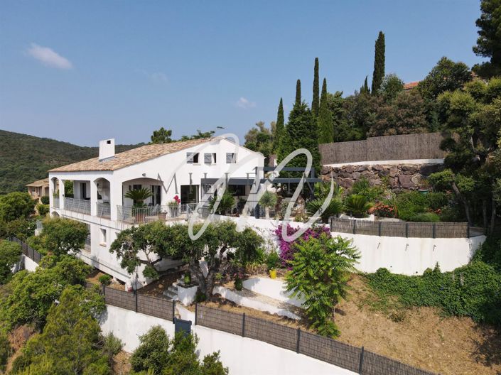 Image No.3-5 Bed House for sale