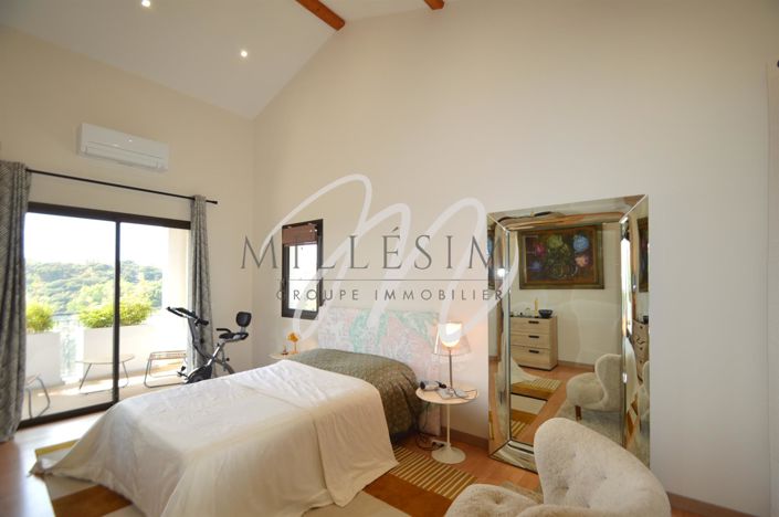 Image No.9-5 Bed House for sale