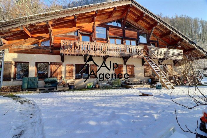 Image No.1-9 Bed House for sale