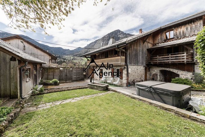 Image No.1-8 Bed House for sale