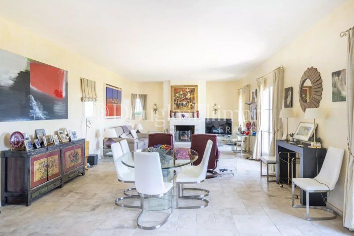 Image No.7-4 Bed House for sale