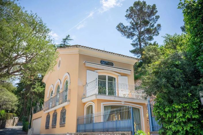 Image No.1-4 Bed House for sale