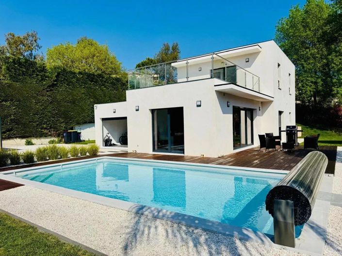 Image No.1-4 Bed House for sale