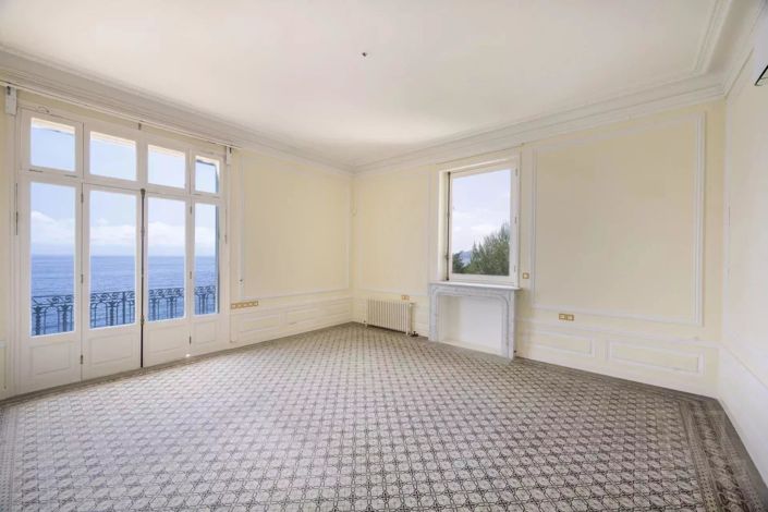 Image No.8-5 Bed House for sale