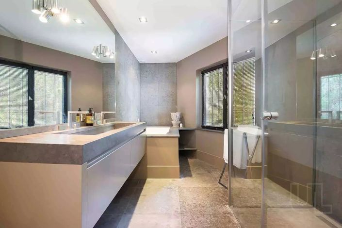 Image No.5-5 Bed House for sale