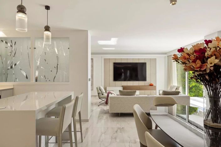 Image No.4-2 Bed Property for sale