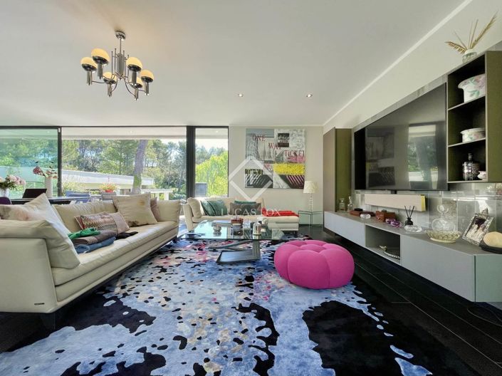 Image No.2-5 Bed House for sale